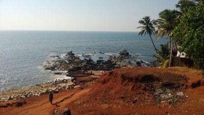 Avoid rocky cliffs, diving into seas in Goa