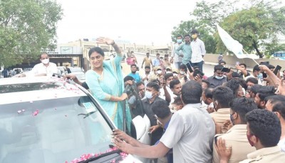 Sharmila launches YSR Telangana Party