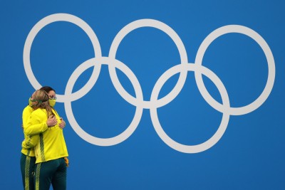 Australia's Kaylee invites teammate Emily on top podium, fans love it