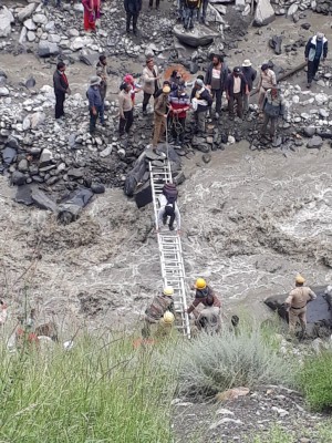 Entire mountain rolls down in Himachal, scary video goes viral