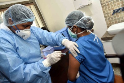 Telangana continues to vaccinate over 2 lakh people daily