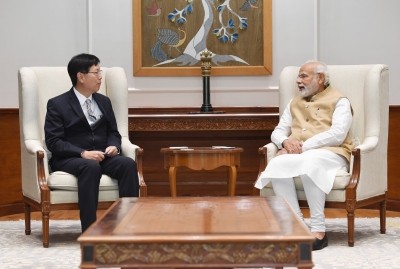 Modi meets Foxconn chief, hails manufacturing plans for India