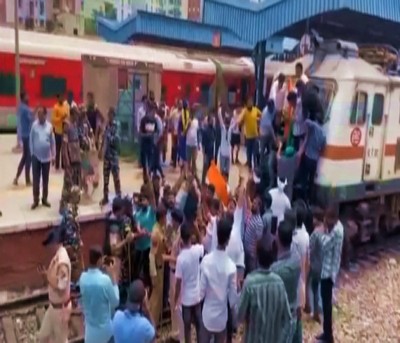 Agnipath protest: Railways cancel over 500 trains