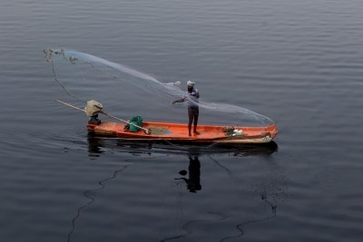 After 4 yrs, 20 Gujarati fishermen released by Pak to reunite with families