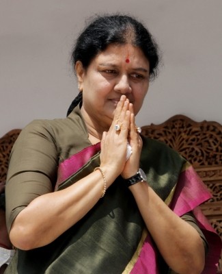 Sasikala for uniting AIADMK to make it fighting force in TN