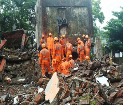 Toll in Mumbai residential building crash mounts to 10, 13 injured