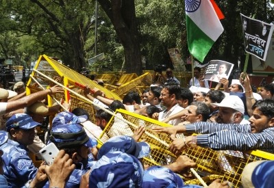 5 MPs among 240 party workers detained during Cong's protest: Delhi Police