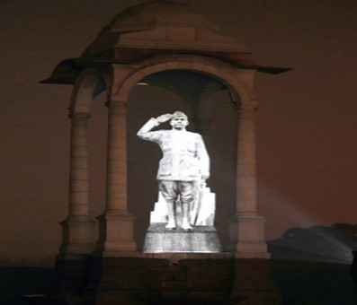 Sculptor Arun Yogiraj to carve Netaji's statue to come up at India Gate