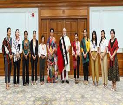 PM hosts delegation of women students from Nagaland