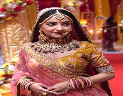 How Akshita Mudgal wore a 28-kg lehenga for wedding sequence in 'Iss Mod Se Jaate Hain'