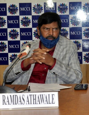 Athawale seeks Prez's rule in Maha post Vaze's arrest