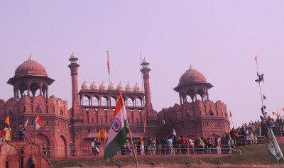 Dutch national among 2 arrested over Red Fort violence