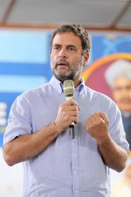 Rahul attacks Vijayan government's 'misrule'