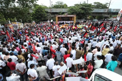 AIADMK supporters protest against BJP leader's candidature