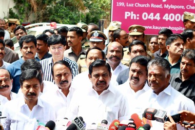 Ex-MP among 8 dismissed by AIADMK for anti-party acts