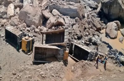 K'taka White Stone Hill collapses during mining, several Bengal labourers feared trapped 