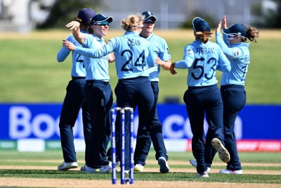 Women's World Cup: Dean, Knight lead England to 4-wicket win over India