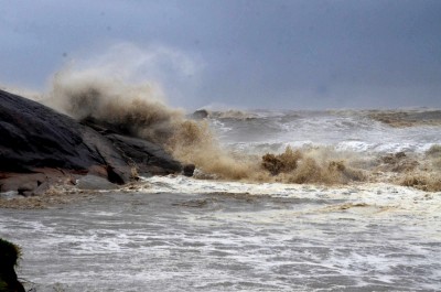 Cyclone Tauktae wreaks havoc on Maha coast, but no casualties