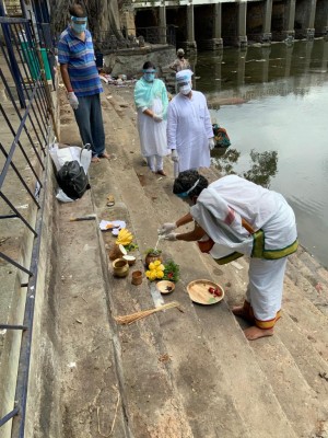 RS MP Naseer Hussain performs 'asthi visarjan' of ex-DU prof