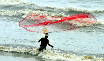 1 fisherman dead, 1 missing, 7 rescued in Kerala