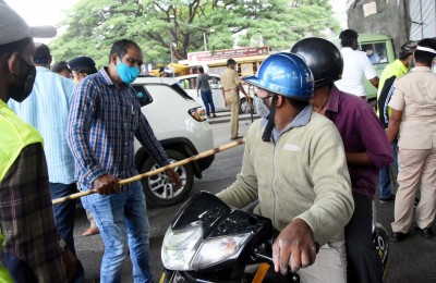 Covid patients from Andhra stopped from entering Telangana