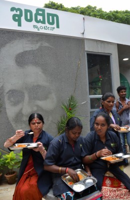 Free food to poor from Indira canteens in Bengaluru during lockdown