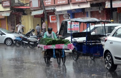 Chennai sees moderate to heavy showers, TN to see more rains