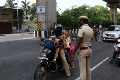 20K cops deployed in Chennai city to man lockdown