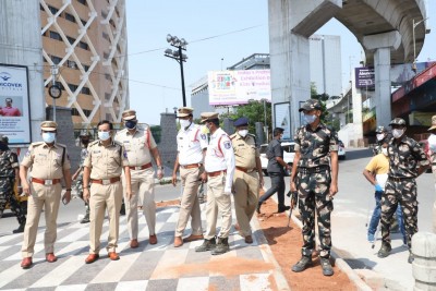 Deserted roads as lockdown begins in Telangana