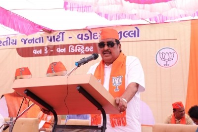 Gujarat BJP chief advises Bharatsinh Solanki to consult psychiatrist