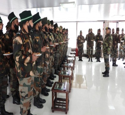 Eastern Army Commander visits Sikkim, takes stock of situation along the border