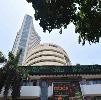 Equity benchmarks close week in red on weak global cues