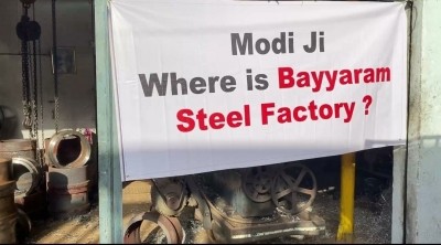 TRS banners with 17 questions greet Modi in Hyderabad