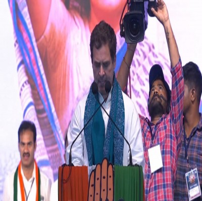 Congress promises loan waiver, investment support to Telangana farmers