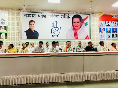 Guj Congress leaders offer to finalize city candidates well in advance