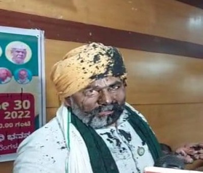 Black paint thrown at Rakesh Tikait in B'luru, 3 nabbed