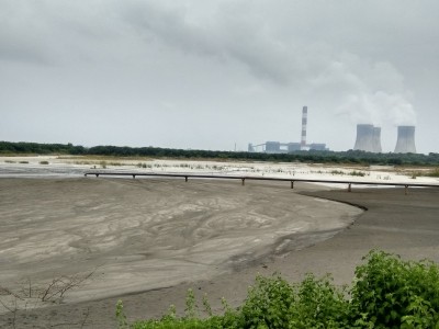 India aims to cut power output from 81 coal plants, replace green energy