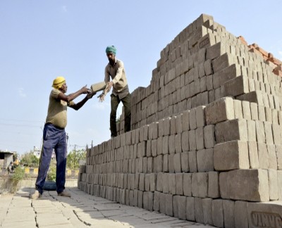 10 Irulas held as bonded labour in brick kiln in TN, probe begins