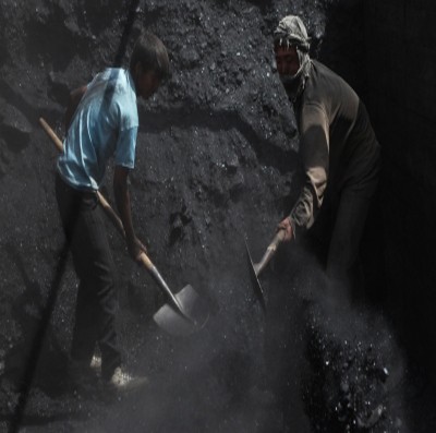 Energy experts fear India's turn to 'dirty coal' commercially unviable