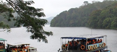 Nine shutters raised as water level touches 142 ft in Mullaperiyar dam