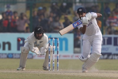 IND v NZ, First Test: India set 284-run target for NZ after declaring at 234/7