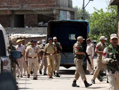 J&K police arrests hybrid terrorist in Awantipora