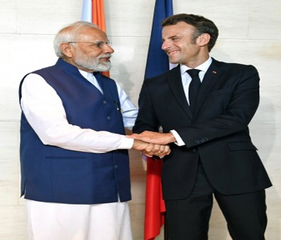 PM meets French President Macron in Bali