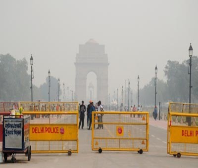 Haze covers Delhi-NCR skies, air quality remains 'severe'