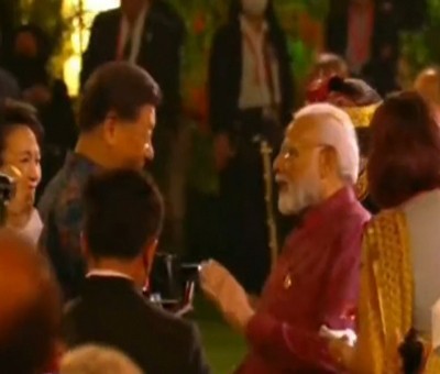 PM Modi shakes hands, exchanges pleasantries with Chinese President Xi in Bali