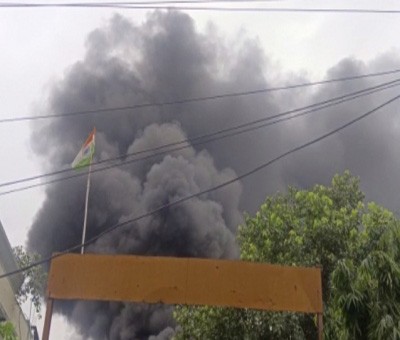 Massive fire breaks out in Noida plastic factory