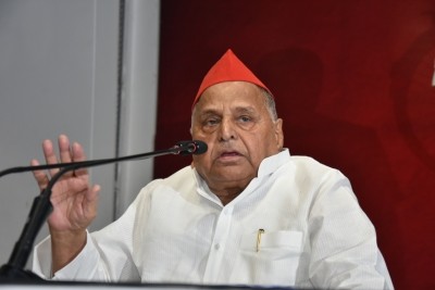 Mulayam Singh Yadav quite critical: Hospital