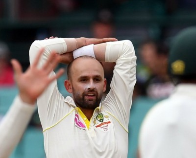 Australia spinner Lyon suffers mild concussion in intra-squad match