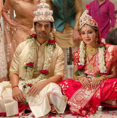 Gurmeet, Debina renew wedding vows on sets of upcoming short film 'Subho Bijoya'