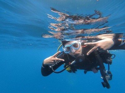 Priyanka Chopra gets wet in scuba diving pics